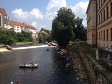 Divadlo Scéna a jeho skalní fanoušci na vodě :-)
